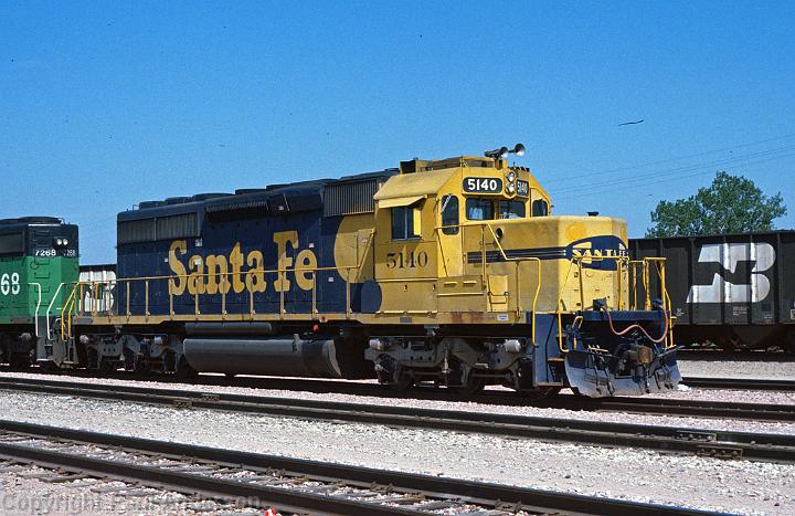 ATSF 5140 - SD40-2.jpg